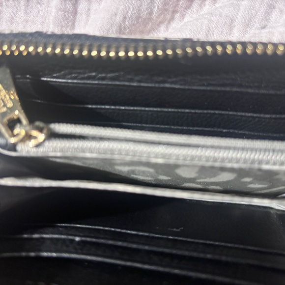 AIMEE KESTENBERG Black Snakeskin Leather Zip Around Wristlet Wallet - Picture 3 of 3